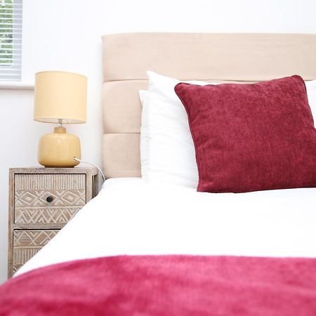 2Bedroom Home- Free Parking, Wi-Fi & Patio- Available For Long Or Short Term Bristol Luaran gambar