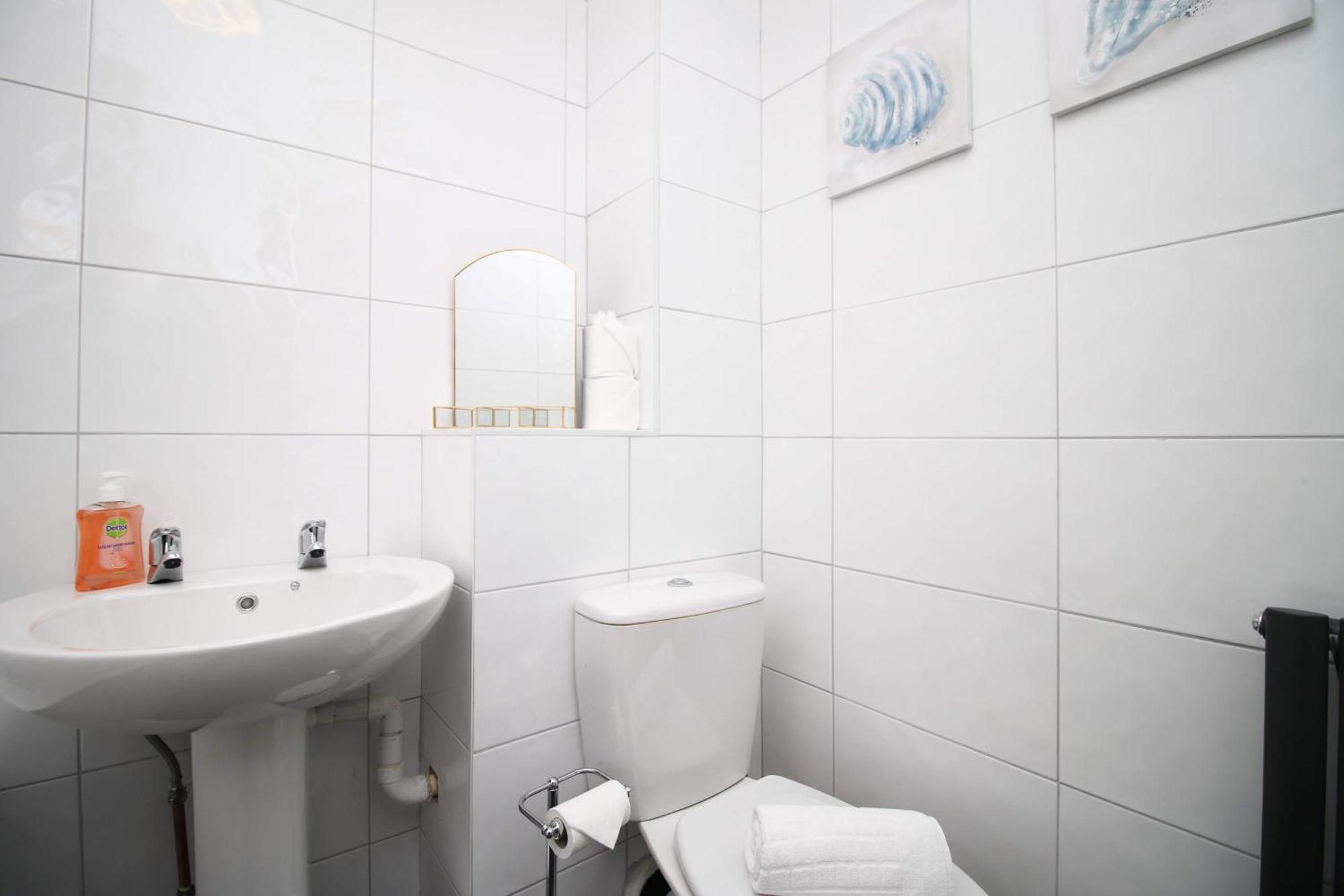 2Bedroom Home- Free Parking, Wi-Fi & Patio- Available For Long Or Short Term Bristol Luaran gambar
